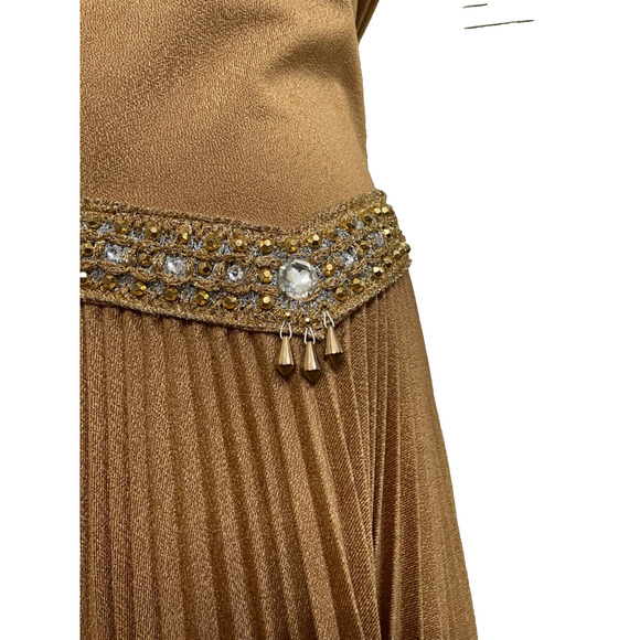 Vintage 1960’s Shimmery Metallic Gold MOD/Cocktail Original Jr. Them NY Dress - Picture 9 of 16